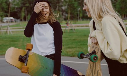 Kreativitas Pemuda Lokal Mengubah Sampah Jadi Seni