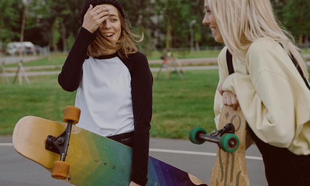 Kreativitas Pemuda Lokal Mengubah Sampah Jadi Seni