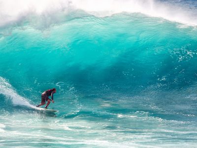 Mengenal Surfing: Olahraga Air Yang Kini Diminati Generasi Muda