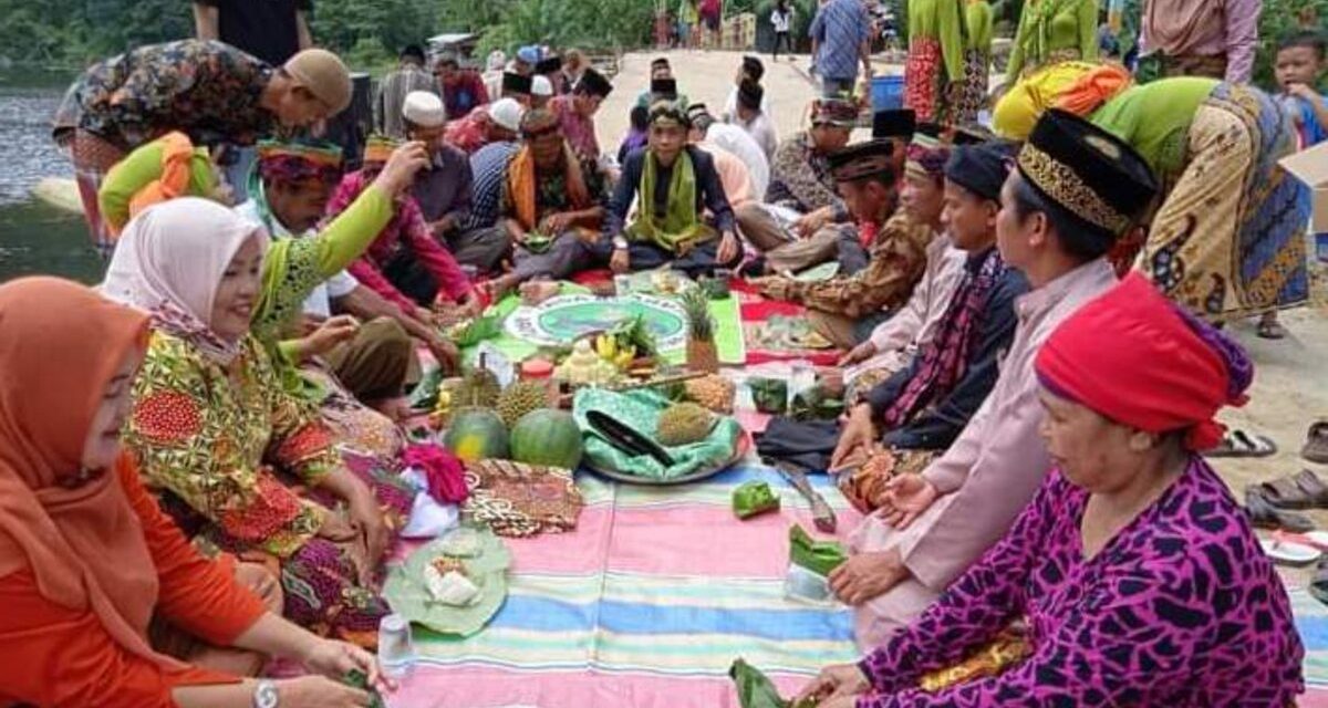 Ritual Sedekah Rame Bertujuan Untuk Berbagi Rezeki
