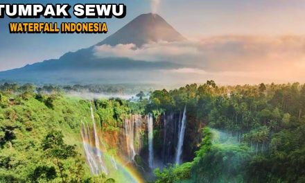 Panorama Air Terjun Tumpak Sewu Yang Menyerupai Tirai Raksasa