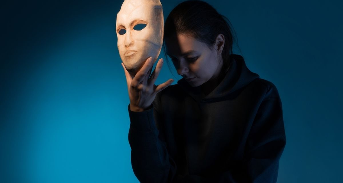 Fenomena Impostor Syndrome: Apa yang Menyebabkannya?