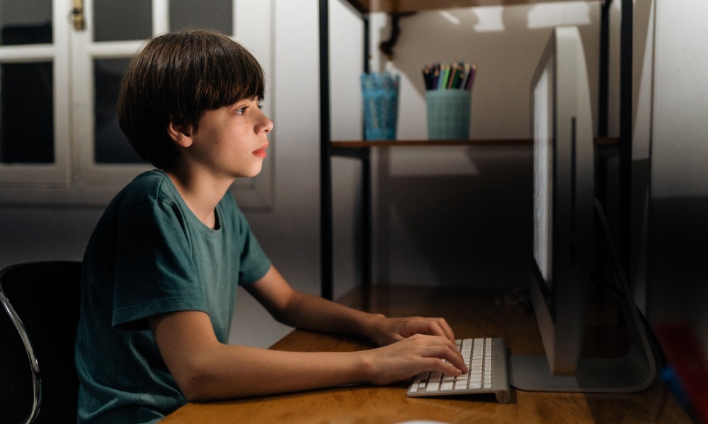 Overdosis Digital: Ketika Hidup Tak Pernah Benar Benar Offline