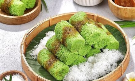 Putu Bambu: Aroma Pandan & Suara Lengkingan Yang Kangen