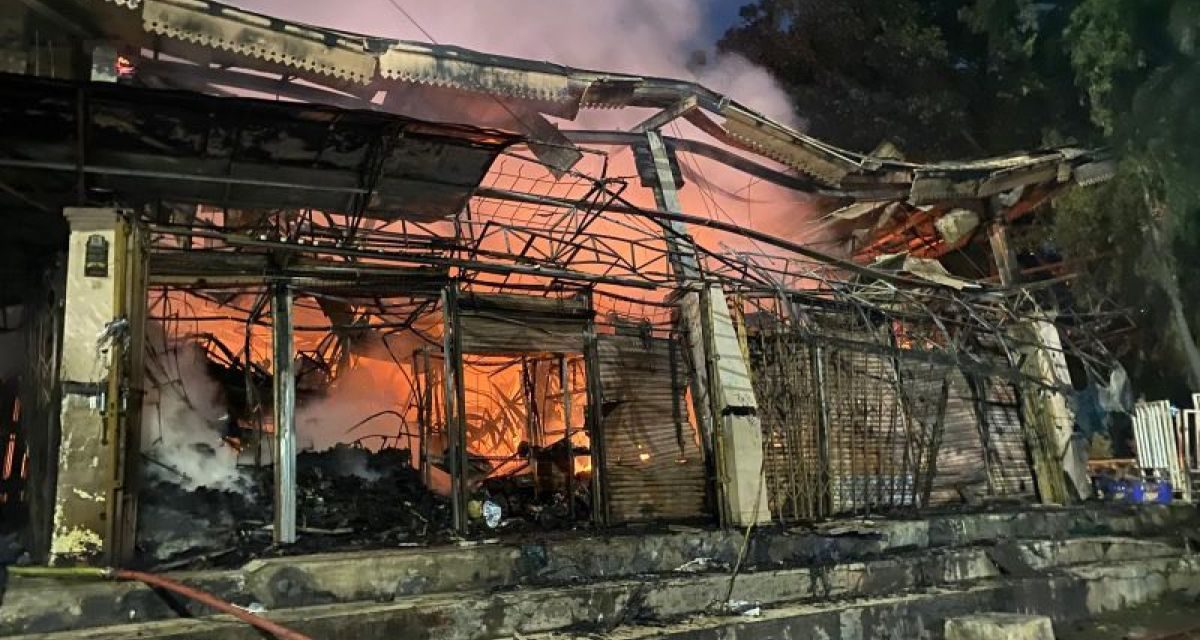 Pasar Taman Puring Dilalap Api, Warga Dan Pedagang Terpukul