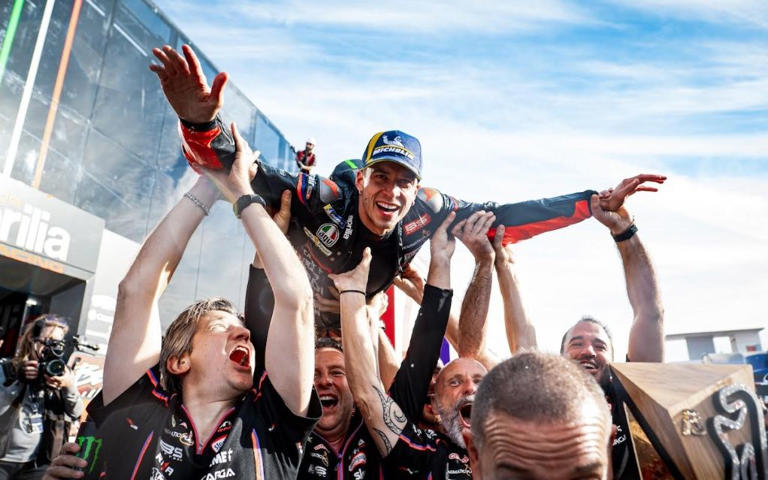 Bezzecchi Dan Aprilia Racing Capai Target, Tutup Musim Gemilang