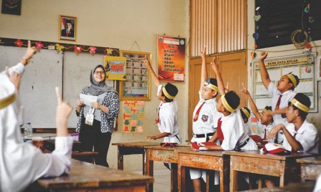 Sistem Gagal: Calon Guru Pilih Korporasi Daripada Mengajar