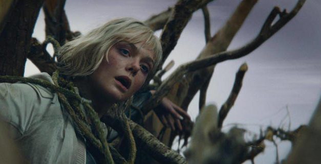 Elle Fanning Sebagai Thia Curi Perhatian, Film Predator-Badlands