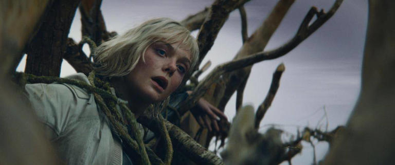 Elle Fanning Sebagai Thia Curi Perhatian, Film Badlands Seru!