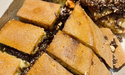 Terang Bulan: Simfoni Manis di Balik Wajan Tembaga