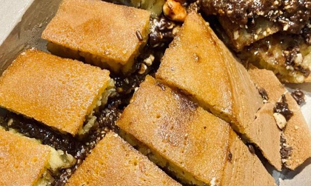 Terang Bulan: Simfoni Manis di Balik Wajan Tembaga