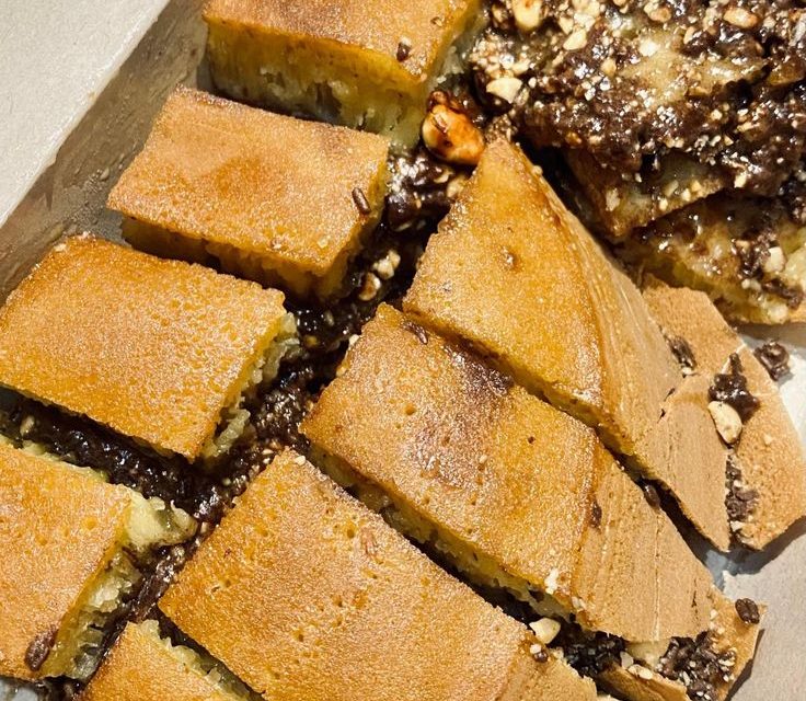 Terang Bulan: Simfoni Manis di Balik Wajan Tembaga