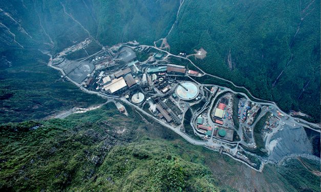 Menelusuri Jejak Raksasa Tambang di Tanah Papua