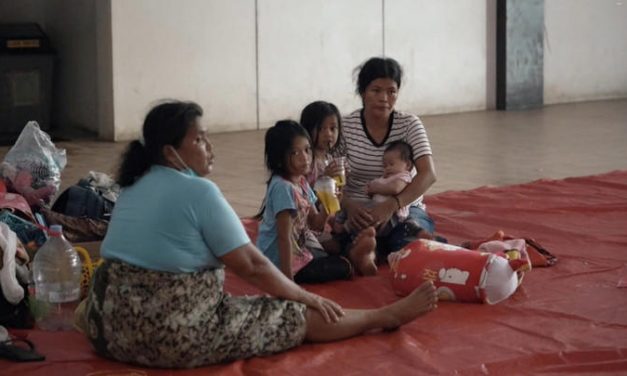 Validasi Emosi Anak Jika Takut Lihat Berita Bencana Alam