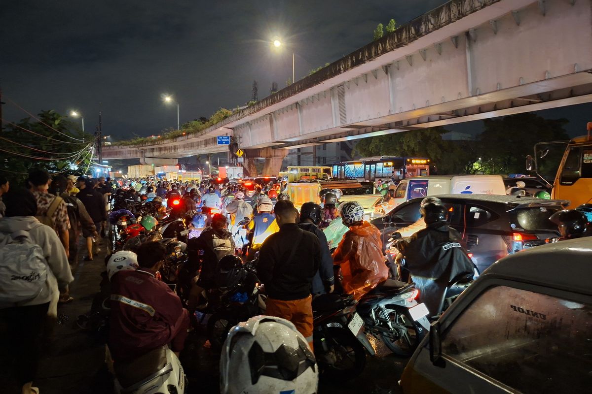 Motor Matik Terjang Banjir? Cek Dampak Buruknya Pada CVT!