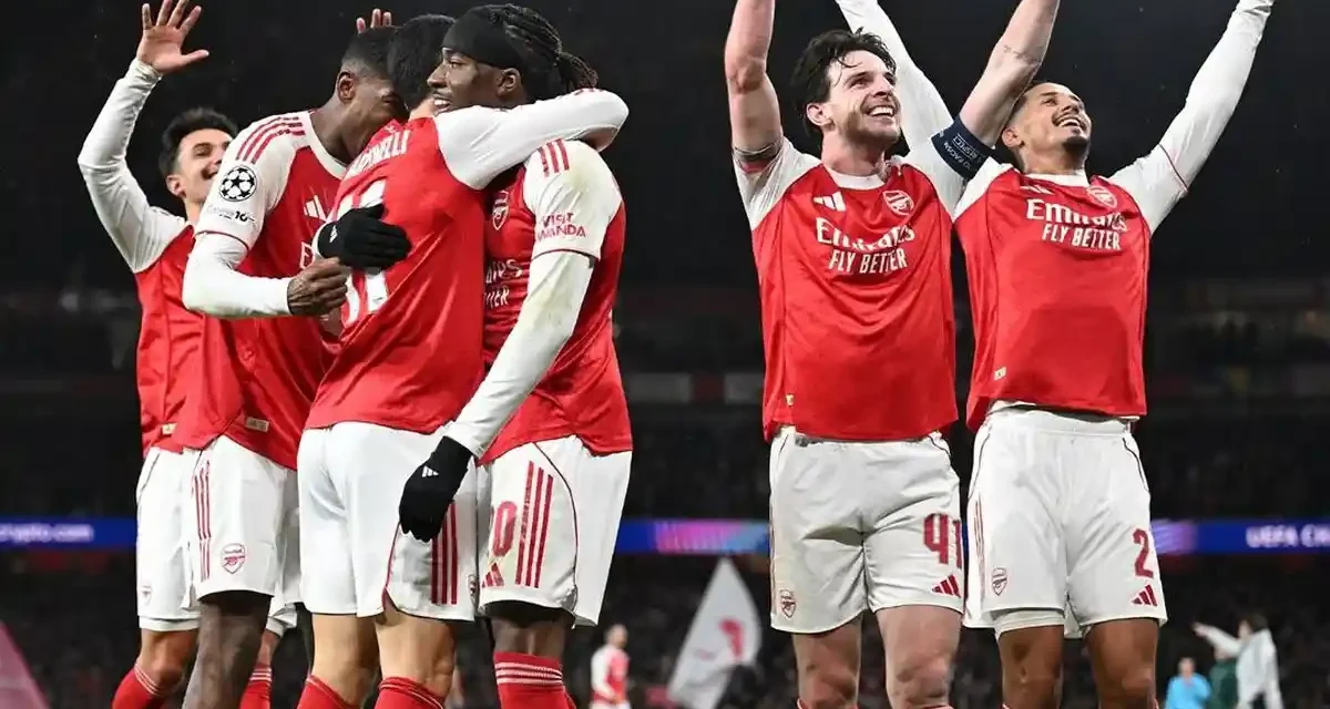 Potret Kontras: MU Babak Belur, Arsenal Juara?