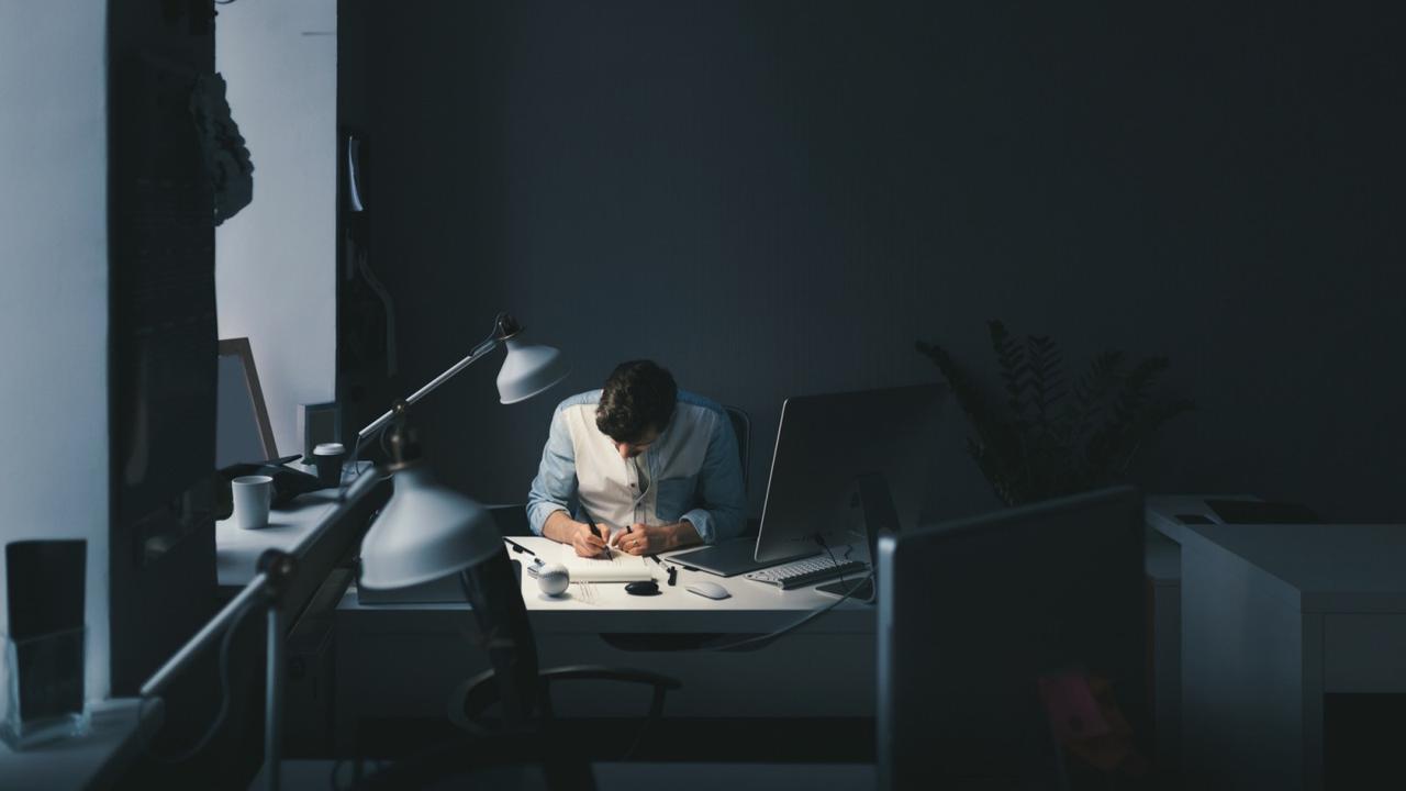 Lembur Maut: Nyawa Melayang, Bos Masih Tanya Progres Kerja