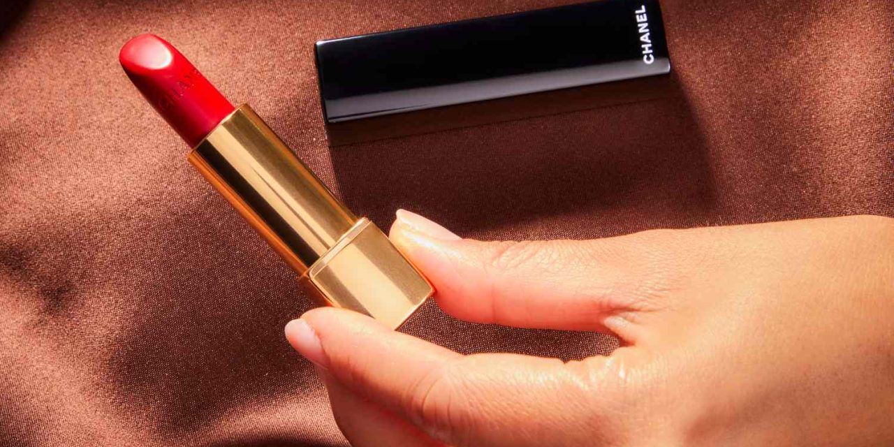 Lipstick Effect: Cara Warga RI “Menghibur Diri” Di Tengah Krisis