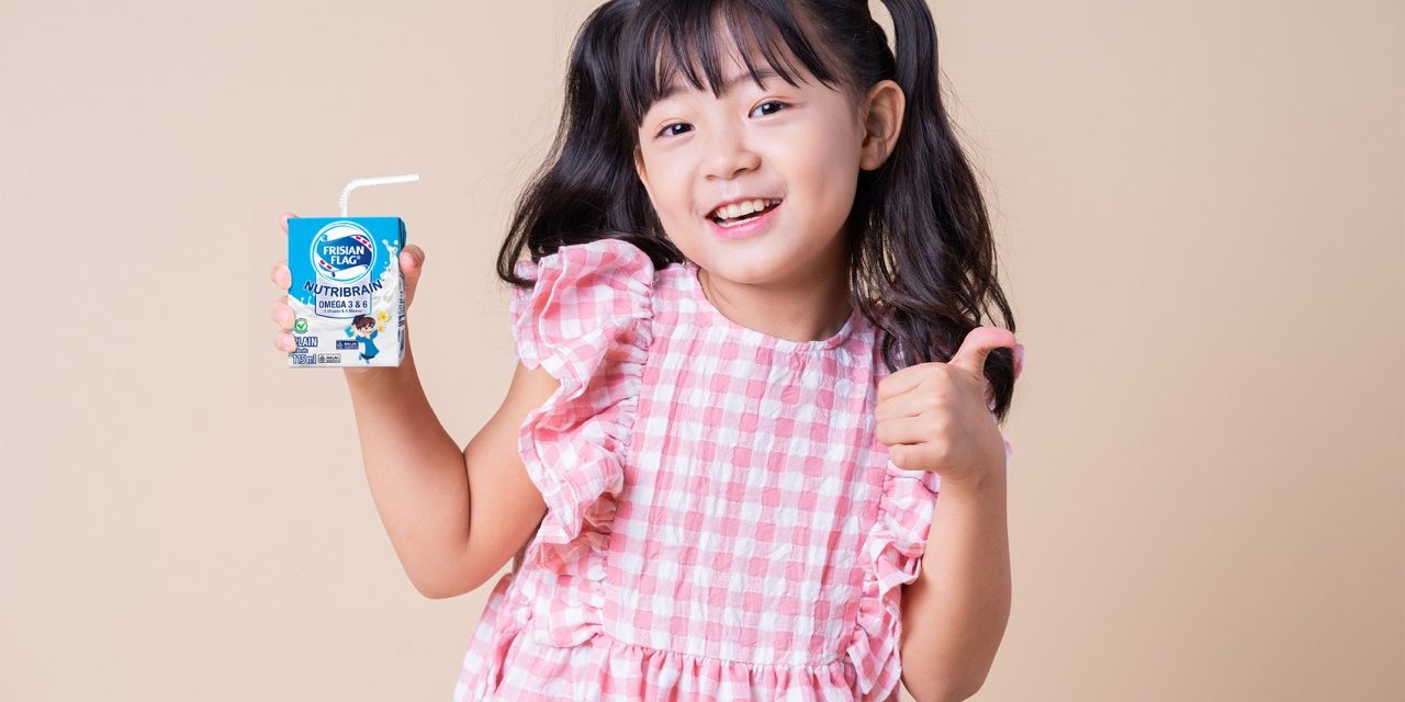 Trik Rahasia Biar Si Kecil Ketagihan Minum Susu