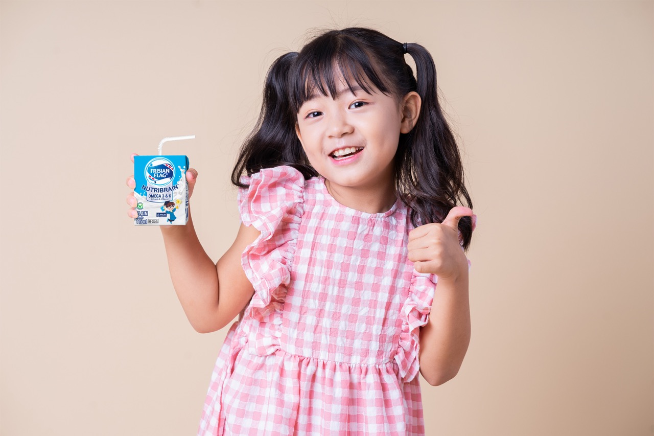 Trik Rahasia Biar Si Kecil Ketagihan Minum Susu