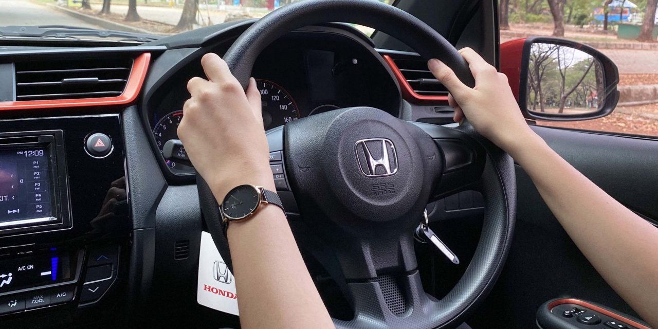 3 Trik Simpel Buat Pemula Biar Gak Kaku Pas Belajar Mobil