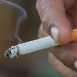 Anti Cekcok! 3 Trik Sopan Tegur Perokok Di Jalanan