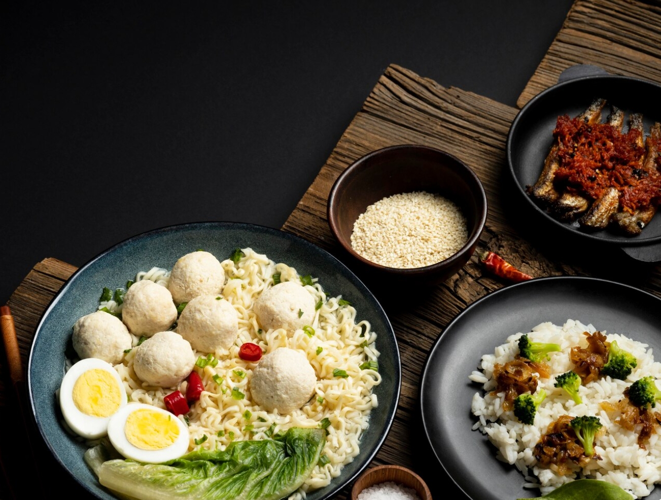 Anatomi Dobel Karbo: Mengapa Kombinasi Nasi Dan Mi?