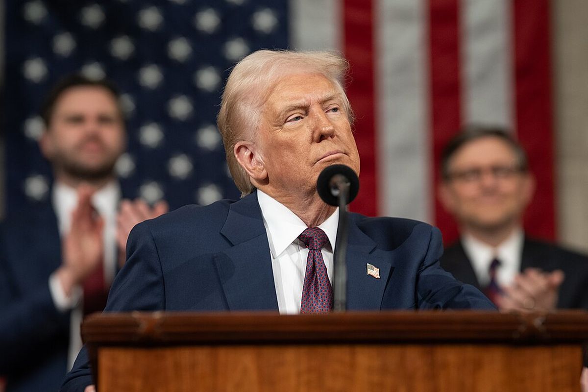Ancaman Gila Trump: Siap Pasang Tarif 100% Untuk Chip Impor