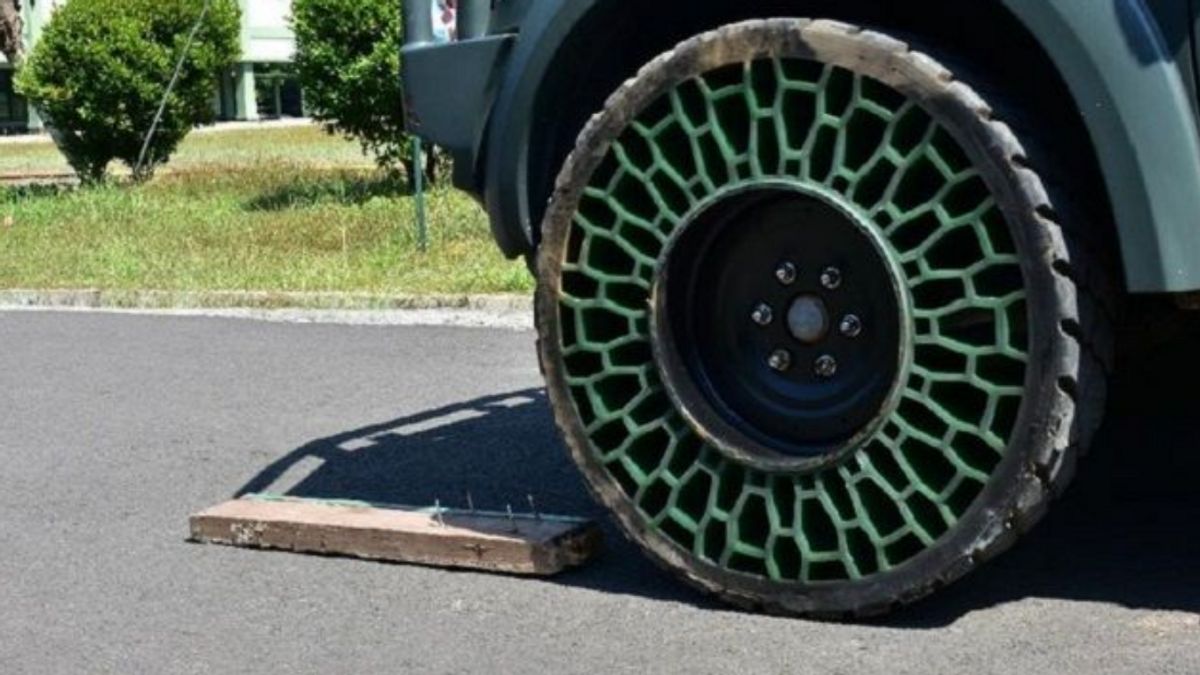 Auto Bebas Bocor! 3 Jenis Ban Cocok Buat Jalan Berbatu