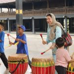 Turis Asal Pakistan Curi Perhatian Usai Lihai Main Musik Dol